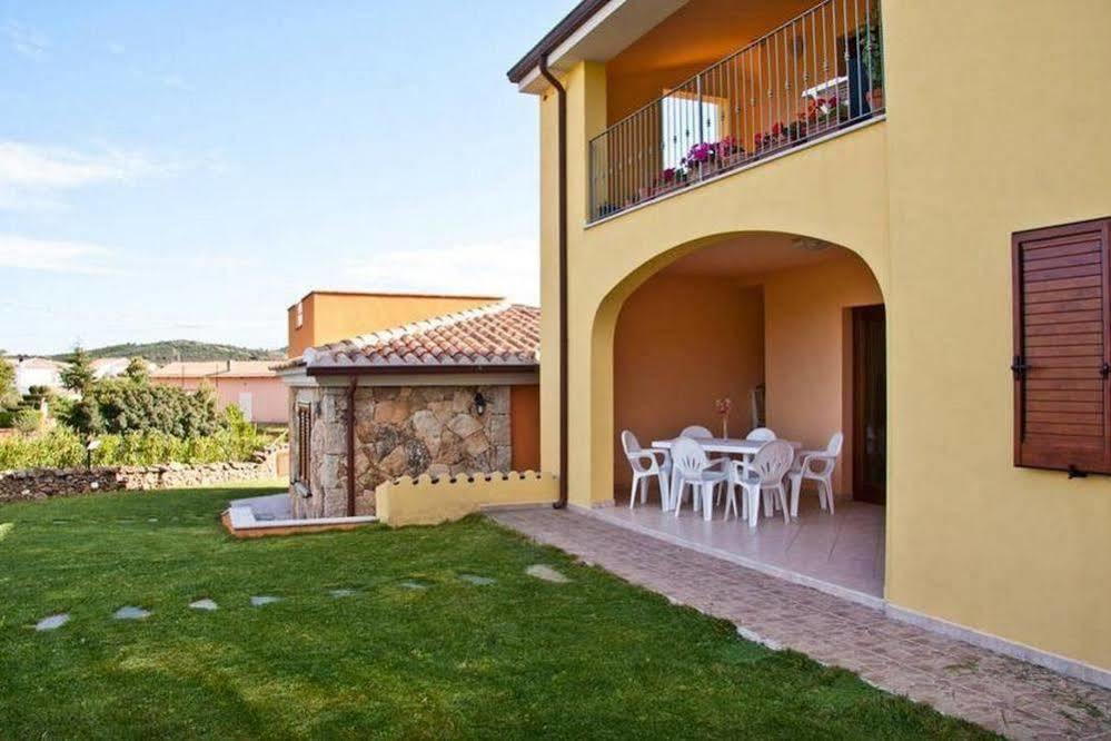 Residence Sardegnasummer Li Mori Budoni Buitenkant foto