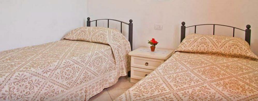 Residence Sardegnasummer Li Mori Budoni Buitenkant foto